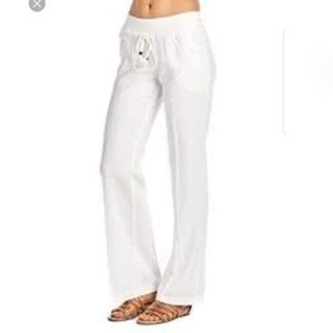 Betsy Red Couture white linen pant